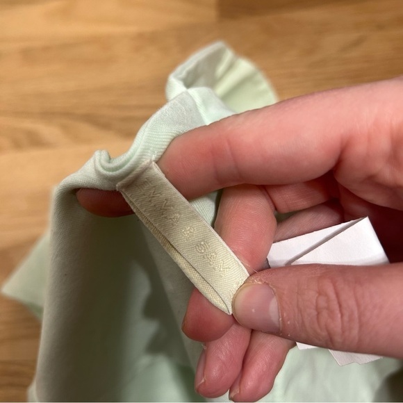 LF Baby Blue Crop Wrap Top NWT XS Mint Green Sleeveless Shirt Blouse - Picture 4 of 6